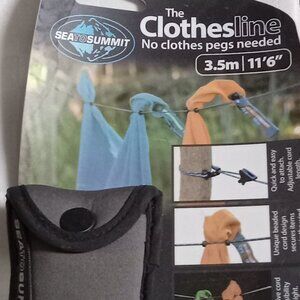 Brand new Sea to Summit peg-free clothesline great for hiking and camping